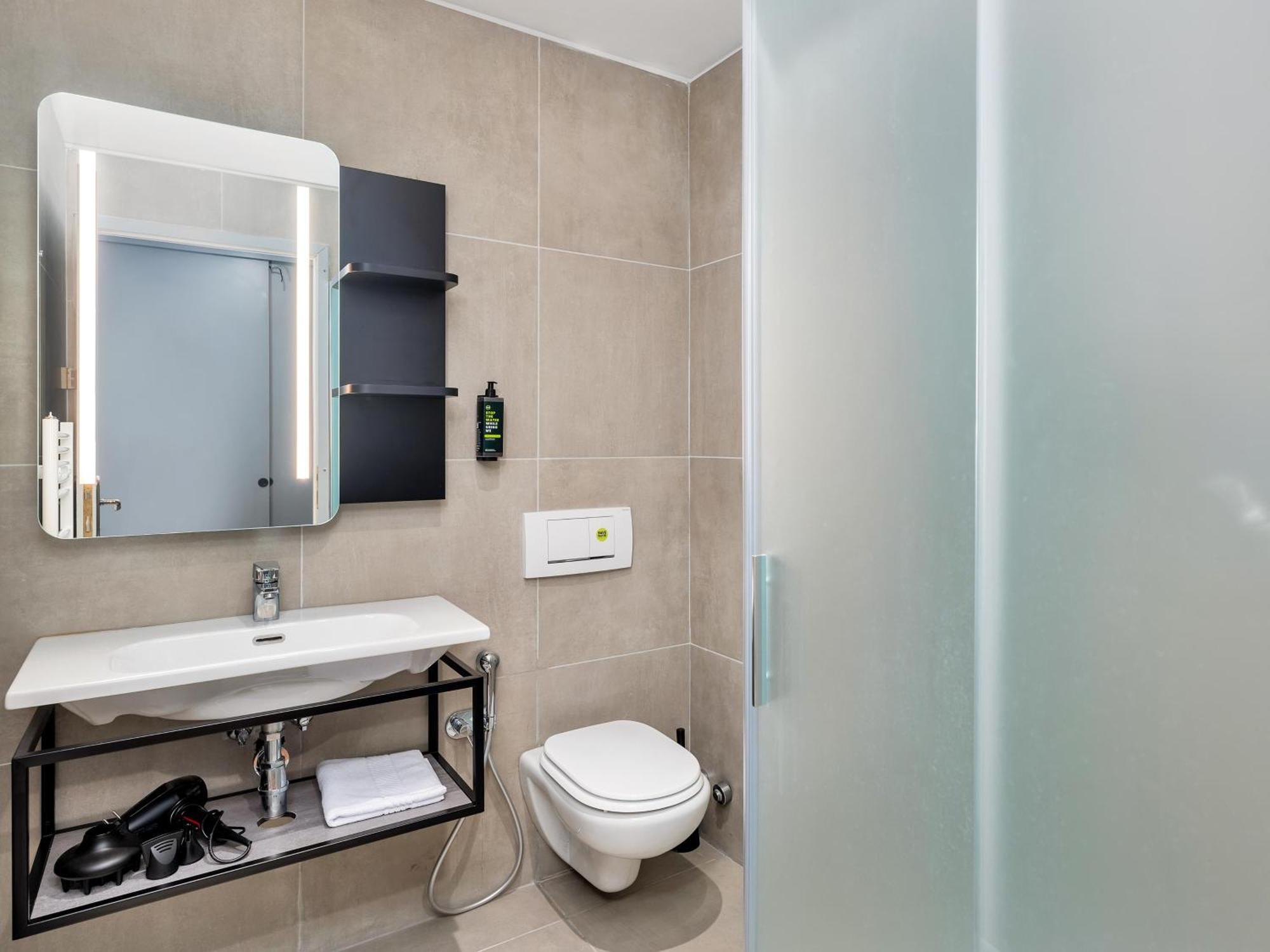 B&B Hotel Alba エクステリア 写真