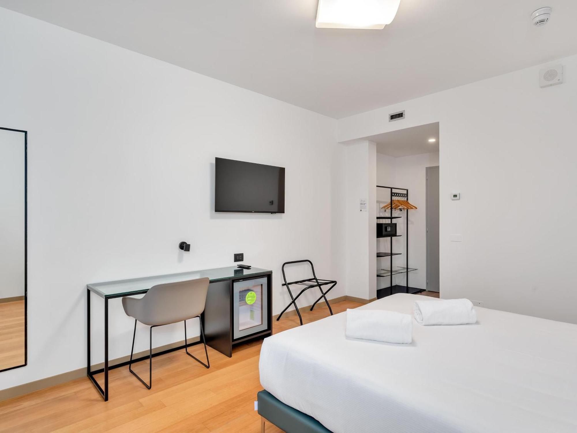 B&B Hotel Alba エクステリア 写真