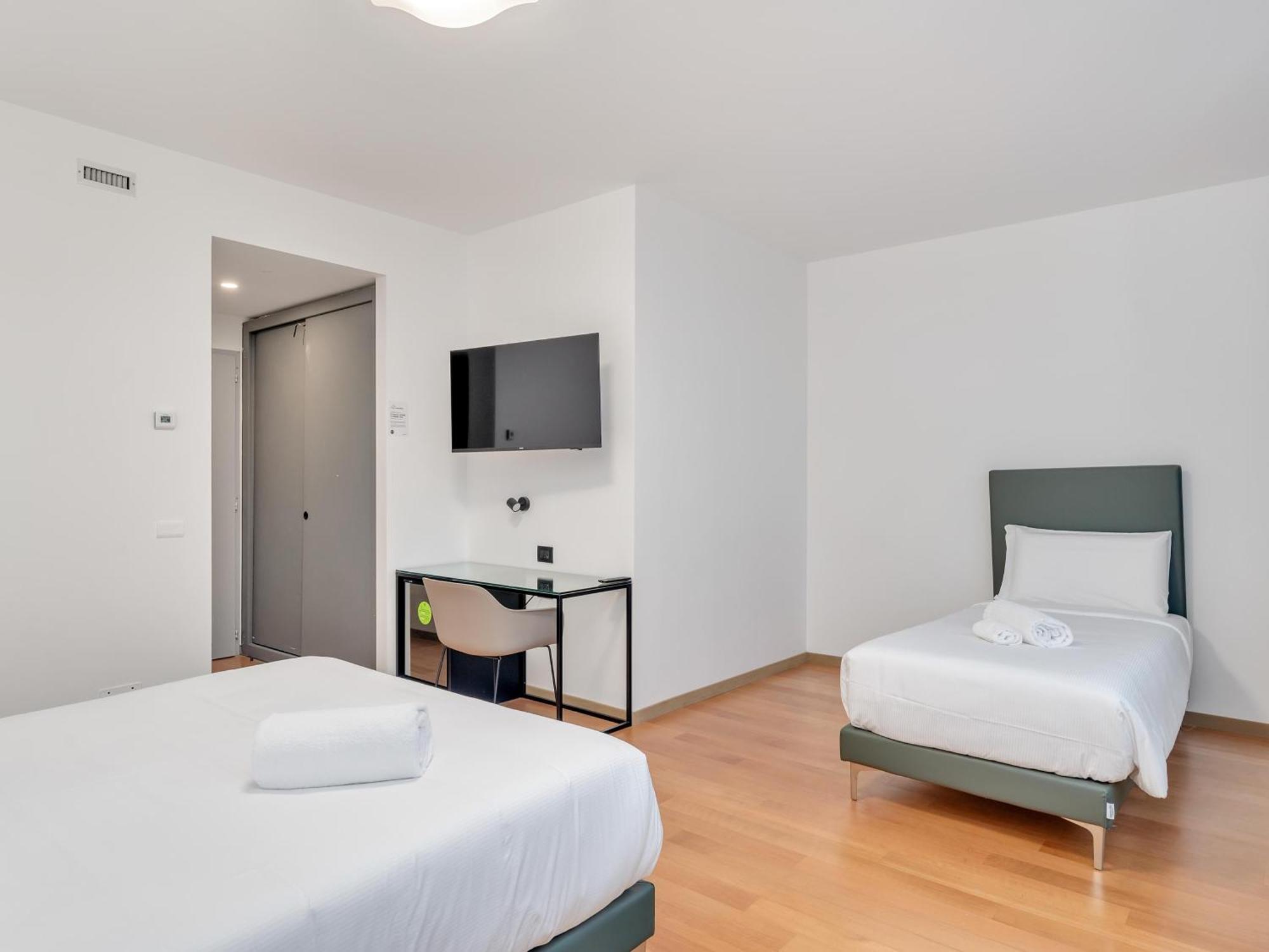 B&B Hotel Alba エクステリア 写真