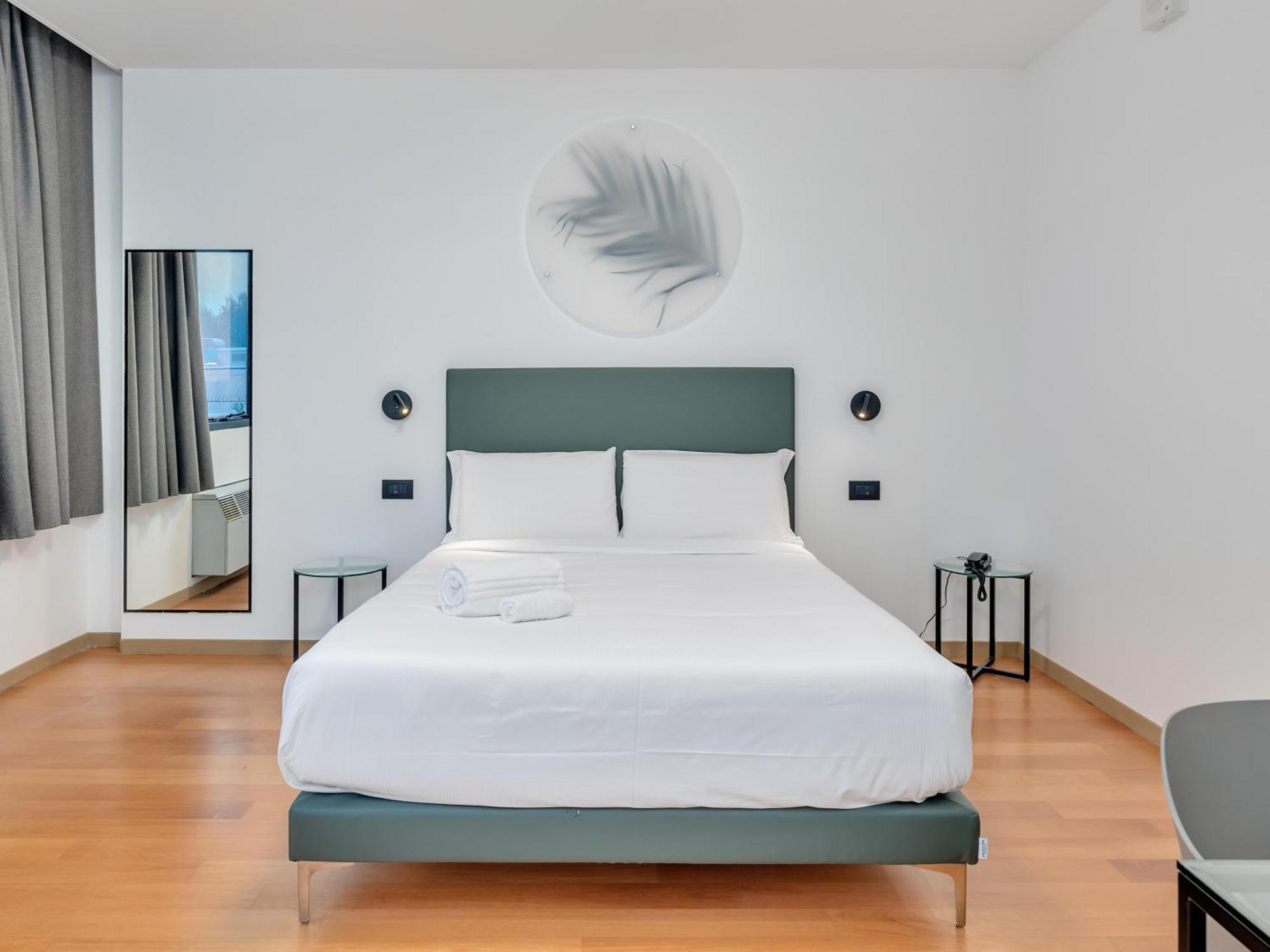 B&B Hotel Alba エクステリア 写真