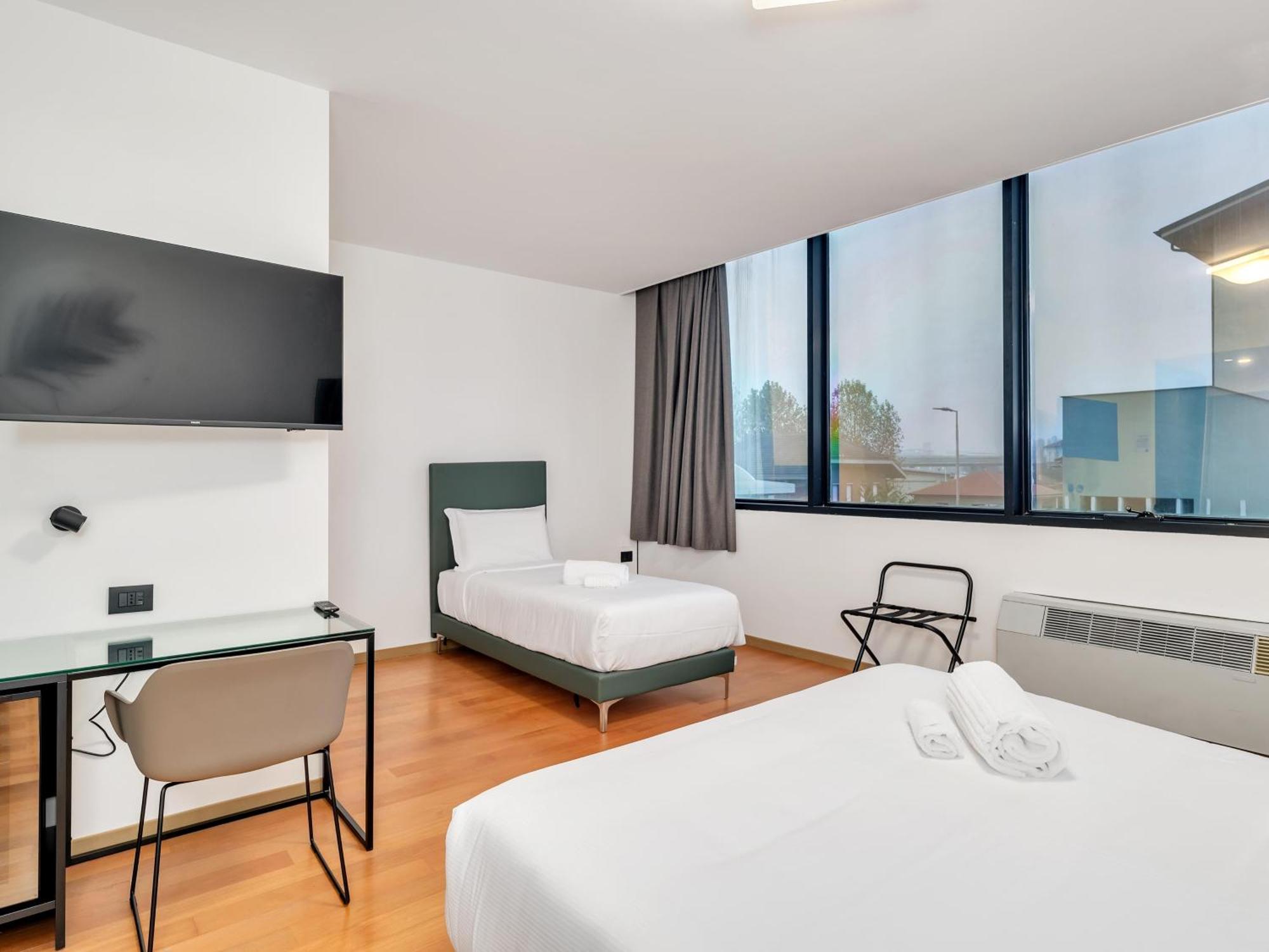 B&B Hotel Alba エクステリア 写真