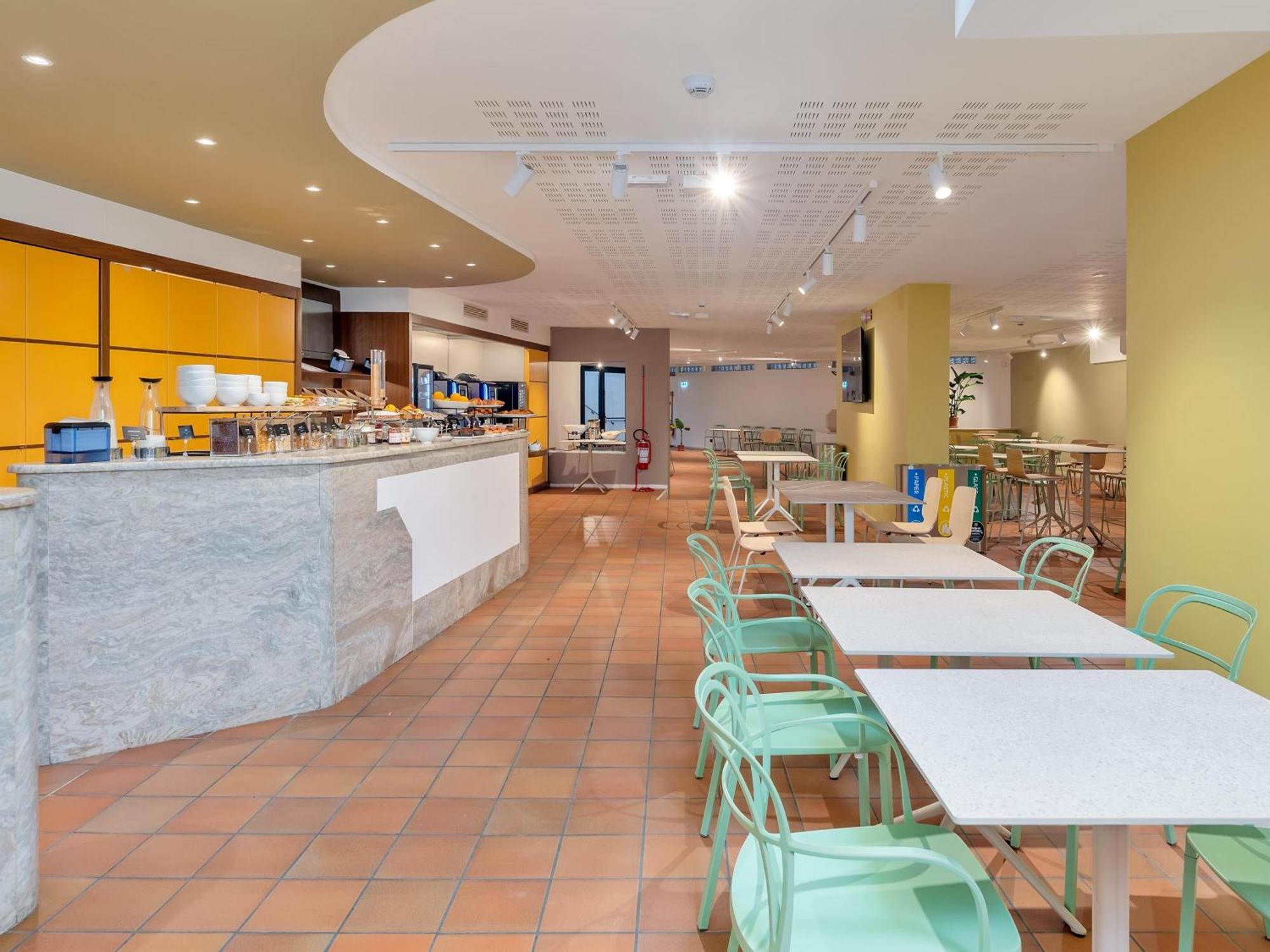 B&B Hotel Alba エクステリア 写真